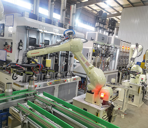 1724137219819795.jpg 焊接自動化生(shēng)產線.jpg